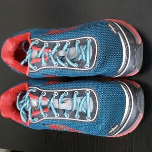 Altra Gaiter Trap Lone Peak 2.5 sz.8.5. Pre-owned Blue & Red.  Zero drop